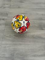 Champions League voetbal, Sport en Fitness, Voetbal, Ophalen of Verzenden, Zo goed als nieuw, Bal