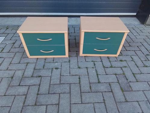 2 x Nachtkastje, Huis en Inrichting, Slaapkamer | Nachtkastjes, Zo goed als nieuw, 55 tot 70 cm, Minder dan 45 cm, Hout, Ophalen of Verzenden