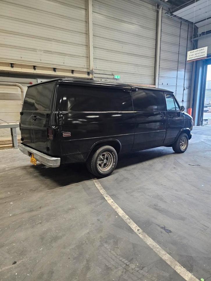 Chevy van, Auto's, Chevrolet, Bedrijf, Benzine, Overige carrosserieën, Automaat, Geïmporteerd, Zwart, Ophalen of Verzenden