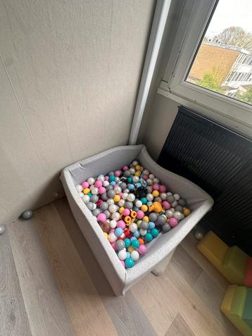 Ballenbad voor kinderen beschikbaar voor biedingen