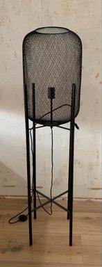 Zwarte vloerlamp, Huis en Inrichting, Lampen | Vloerlampen, Ophalen of Verzenden, Zo goed als nieuw, Metaal, 100 tot 150 cm