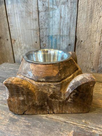 Landelijke stoere honden voer / waterbak beschikbaar voor biedingen