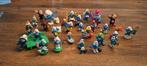 30 stuks smurfen met tafeltje en bankje en 2 poefjes., Ophalen of Verzenden, Gebruikt, Verschillende Smurfen