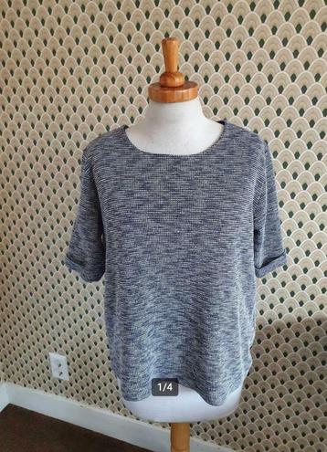 ZGAN: Sissy-Boy ruimvallende blauw truitje/top; maat medium beschikbaar voor biedingen