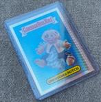Garbage Pail Kids 2013 | Prism Refractor | Unstitched Mitch, Hobby en Vrije tijd, Stickers en Plaatjes, Ophalen of Verzenden, Zo goed als nieuw