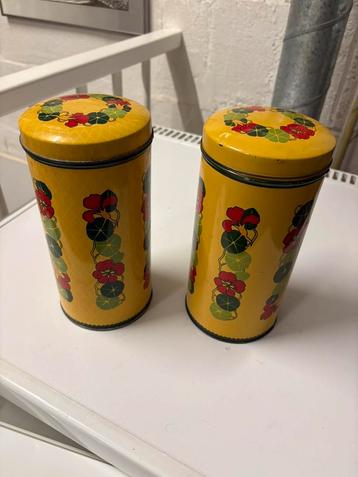 2 beschuitbussen Verkade beschikbaar voor biedingen