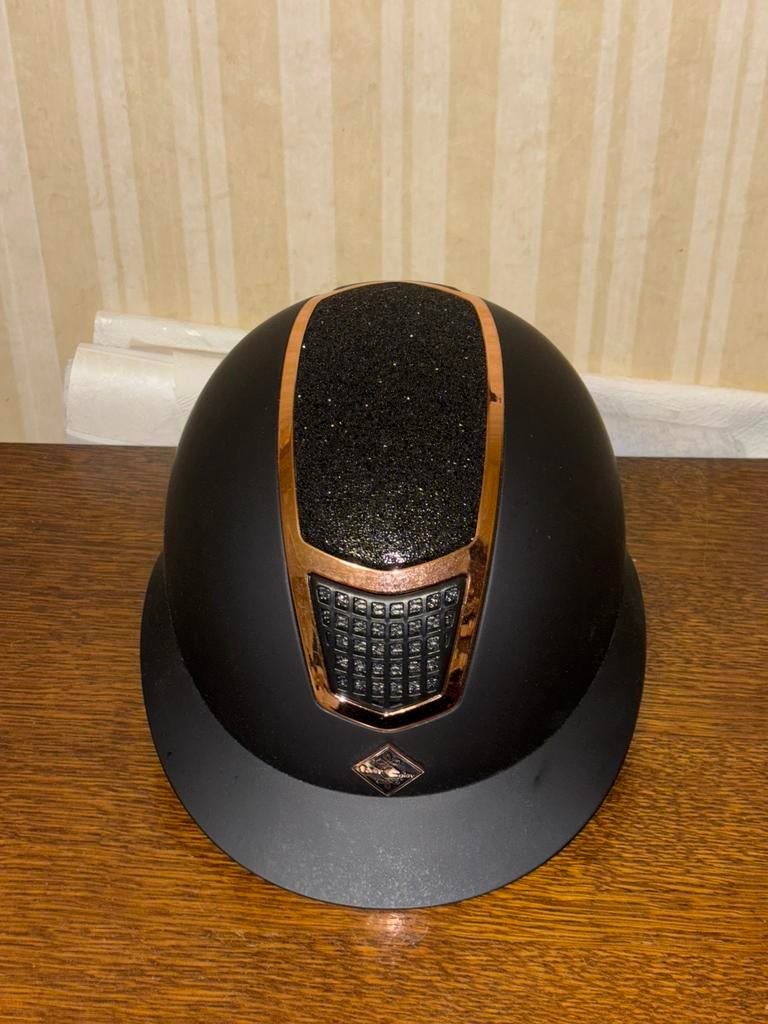 Te koop: FAIR PLAY Cap Quantinum Eclipse – zwart roségoud, Dieren en Toebehoren, Paardrijkleding, Zo goed als nieuw, Dames, Cap