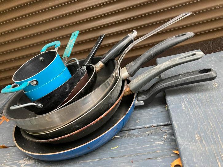 Pannenset - pannen set, tefal, jamie rvs Oliver, blauw zwart, Huis en Inrichting, Keuken | Potten en Pannen, Gebruikt, Pannenset