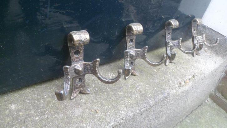 4 vintage kapstokhaken metalen wandhaken metaal, brons, Huis en Inrichting, Woonaccessoires | Kapstokken, Gebruikt, Overige typen