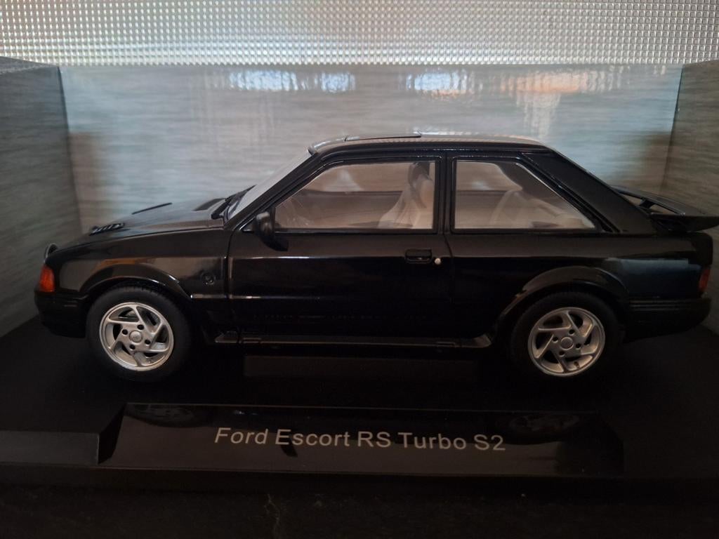 Ford Escort MK4 RS Turbo 1982 Schaal 1:18, Overige merken, MCG, Nieuw, Ophalen of Verzenden
