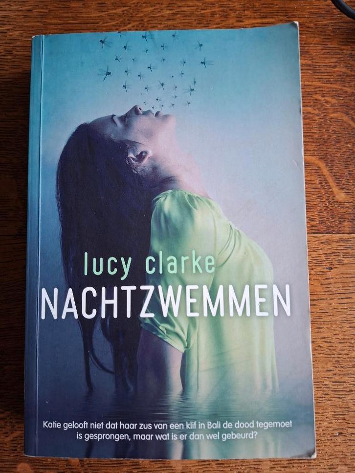 Lucy Clarke - Nachtzwemmen, Boeken, Thrillers, Gelezen, Ophalen of Verzenden