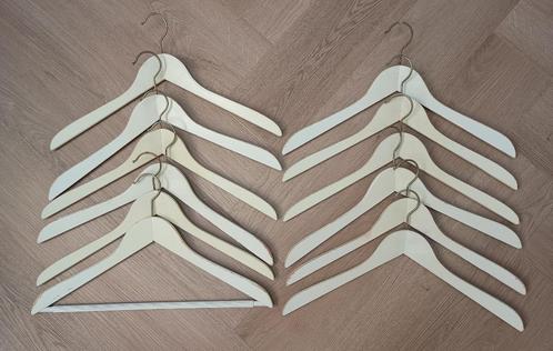 12 Houten kledinghangers., Kleding | Dames, Kledinghangers, Gebruikt, Hout, Volwassenen, Ophalen of Verzenden