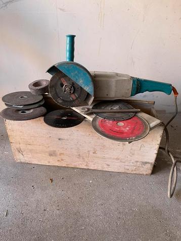 Zware slijpmachine  met verschillende slen schijpschijven beschikbaar voor biedingen