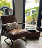 Leren stoere stoel met poef cognackleur, Huis en Inrichting, Fauteuils, Ophalen, Gebruikt, Industrieel, 50 tot 75 cm