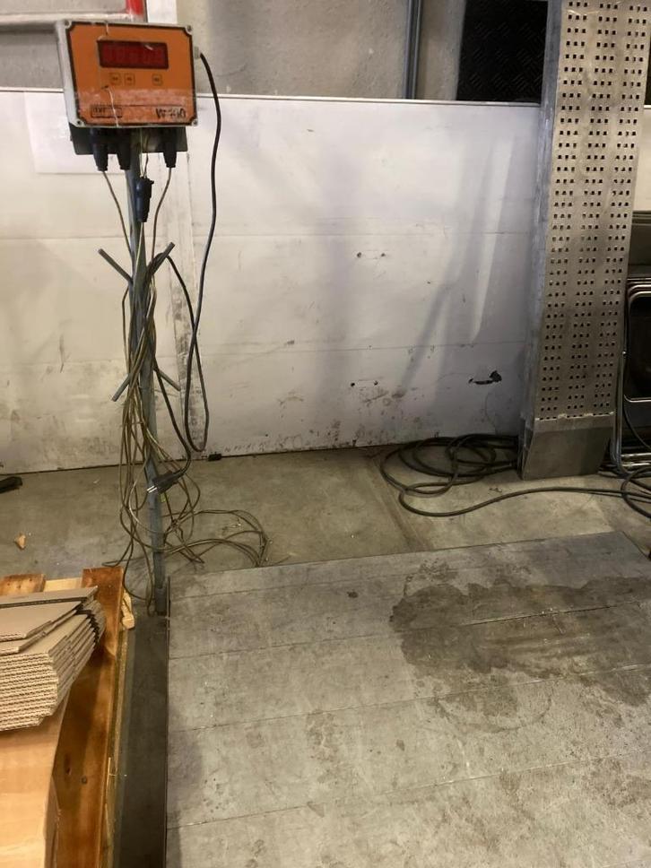 weegschaal, Doe-het-zelf en Verbouw, Weegschalen, Gebruikt, Vloerweegschaal, 200 kg of meer, Ophalen