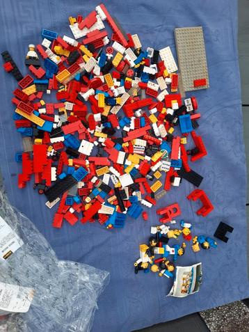 oude lego van alles door elkaar beschikbaar voor biedingen