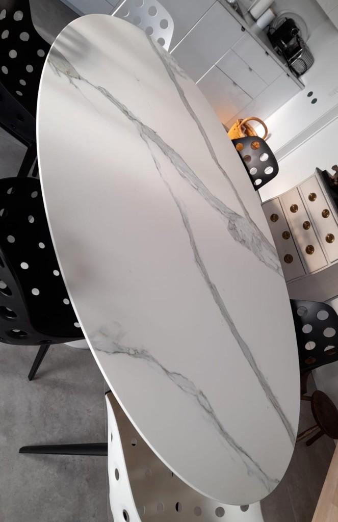 ceramique tulipe tafels in outdoors eero saarinen stoelen, Antiek en Kunst, Antiek | Keramiek en Aardewerk, Ophalen of Verzenden