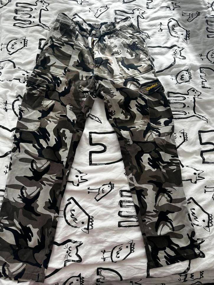 Camouflage cargo broek – unisex maat M/L, Kleding | Heren, Broeken en Pantalons, Zo goed als nieuw, Groen, Ophalen