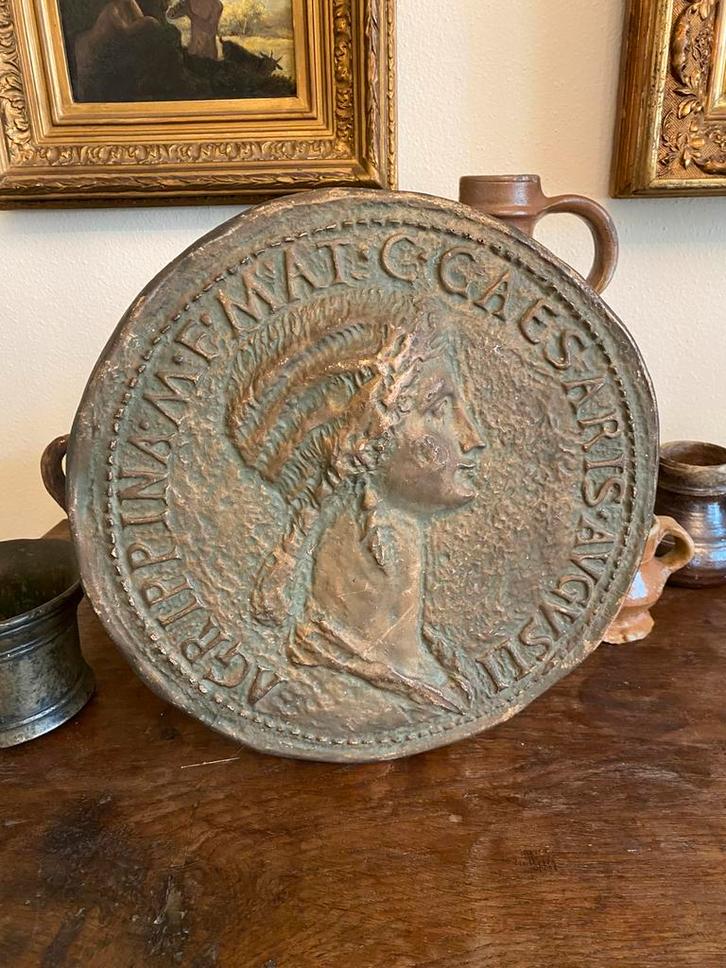 Grote ornamenten romeinse munt #1 om op te hangen, Antiek en Kunst, Antiek | Overige Antiek, Ophalen of Verzenden