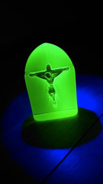 Uranium glaze met Jezus  beschikbaar voor biedingen
