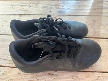 Adidas voetbalschoenen  beschikbaar voor biedingen