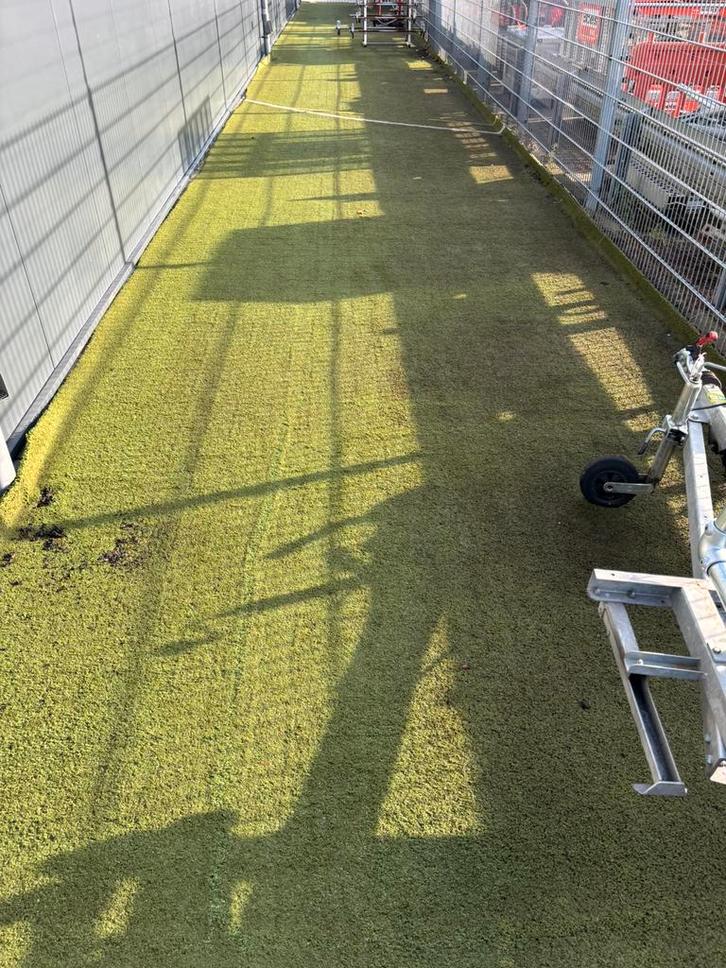 Kunstgras mat 31m lang 3m breed. Ook in stukken te koop, Tuin en Terras, Gras en Kunstgras, Zo goed als nieuw, Ophalen of Verzenden