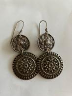 Etnische oorbellen zilver?, Sieraden, Tassen en Uiterlijk, Ophalen of Verzenden, Zilver, Oorbellen