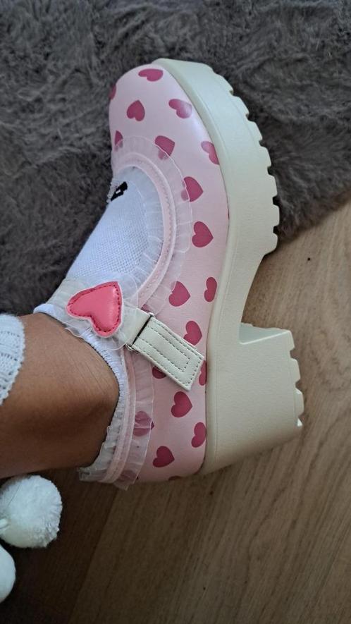 Melanie Martinez X Koi Sweetheart Mary Janes, Verzamelen, Muziek, Artiesten en Beroemdheden, Zo goed als nieuw, Kleding, Ophalen of Verzenden