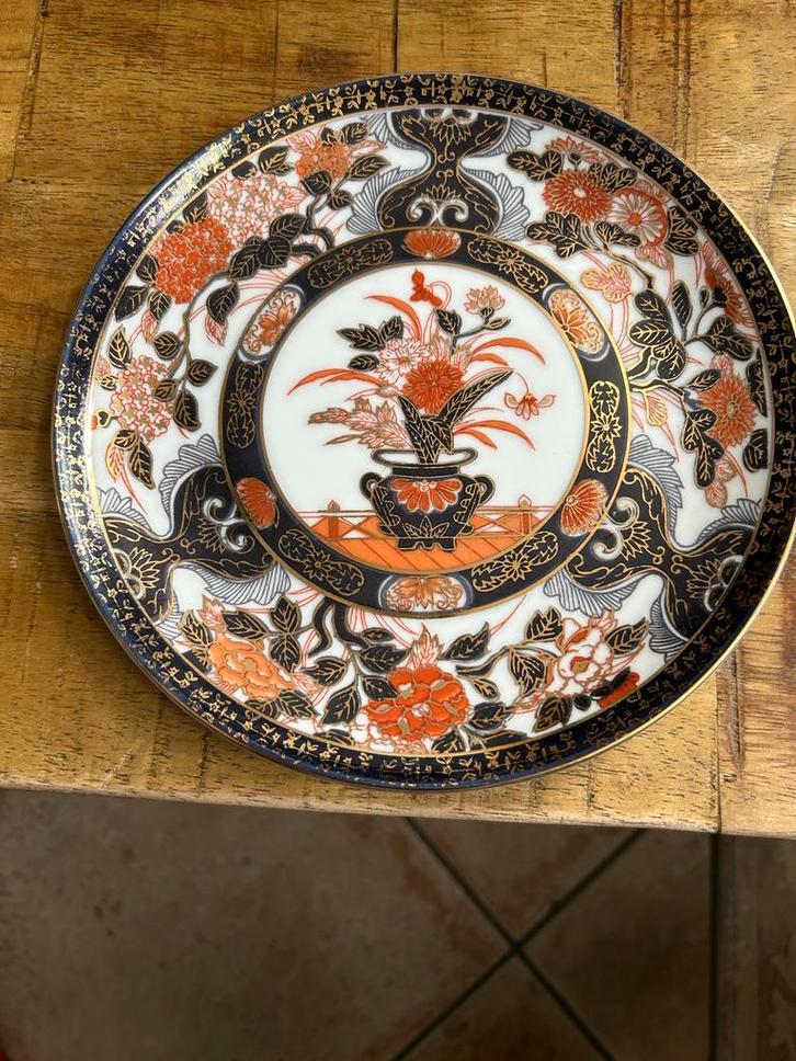 Twee Imari Japanse bordjes - 19 cm - Puntgaaf, Antiek en Kunst, Antiek | Wandborden en Tegels, Ophalen of Verzenden