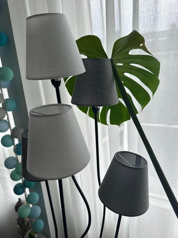 Witte en grijze Lampenkappen lampenkap nieuw, Huis en Inrichting, Lampen | Lampenkappen, Nieuw, Minder dan 25 cm, Rond, Wit, Grijs