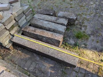 Granieten trottoirbanden beschikbaar voor biedingen