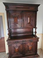 Antieke kast met veel details, Ophalen