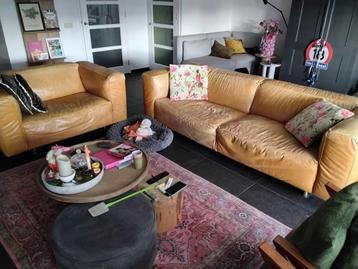 Gratis. Moet weg. Bank leder 3,5 zits en/of love seat.
