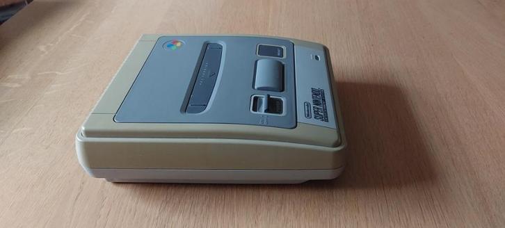 Super Nintendo NES, Spelcomputers en Games, Spelcomputers | Nintendo Super NES, Zo goed als nieuw, Met 2 controllers, Met games