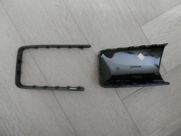 Spiegelkap links zwart Mercedes W124 beschikbaar voor biedingen