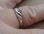 zilveren elegante ring met blauw steentje [575], 18 tot 19, Verzenden, Zo goed als nieuw, Dame