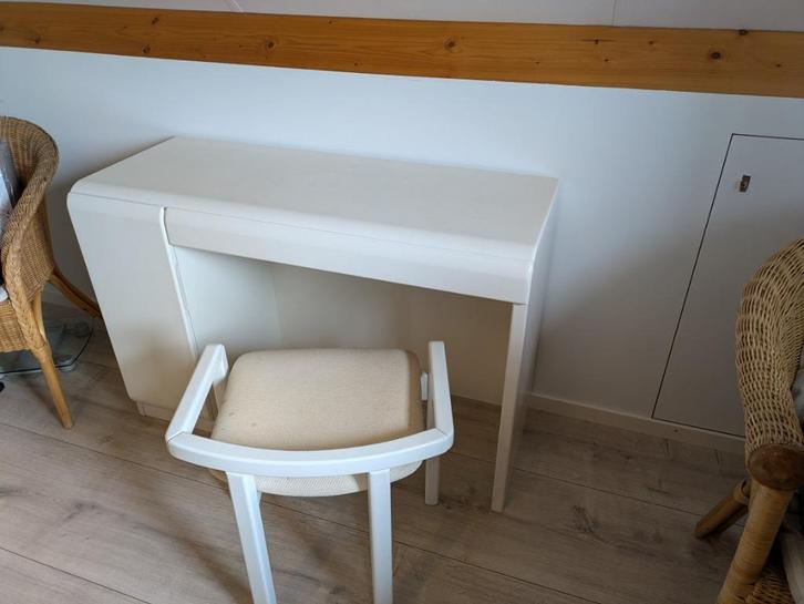 kaptafel met spiegel en tabouret, Huis en Inrichting, Tafels | Kaptafels, Gebruikt, Minder dan 100 cm, 100 tot 150 cm, Overige materialen