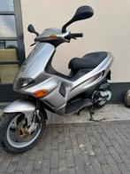 ⭐️Gilera runner sd Darkdream 6527KM NIEUWSTAAT zilvergrijs⭐️, Fietsen en Brommers, Scooters | Piaggio, Ophalen