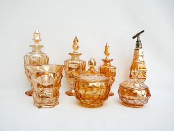toilet of kaptafel set - Chechoslovakia Art Deco Persglas beschikbaar voor biedingen