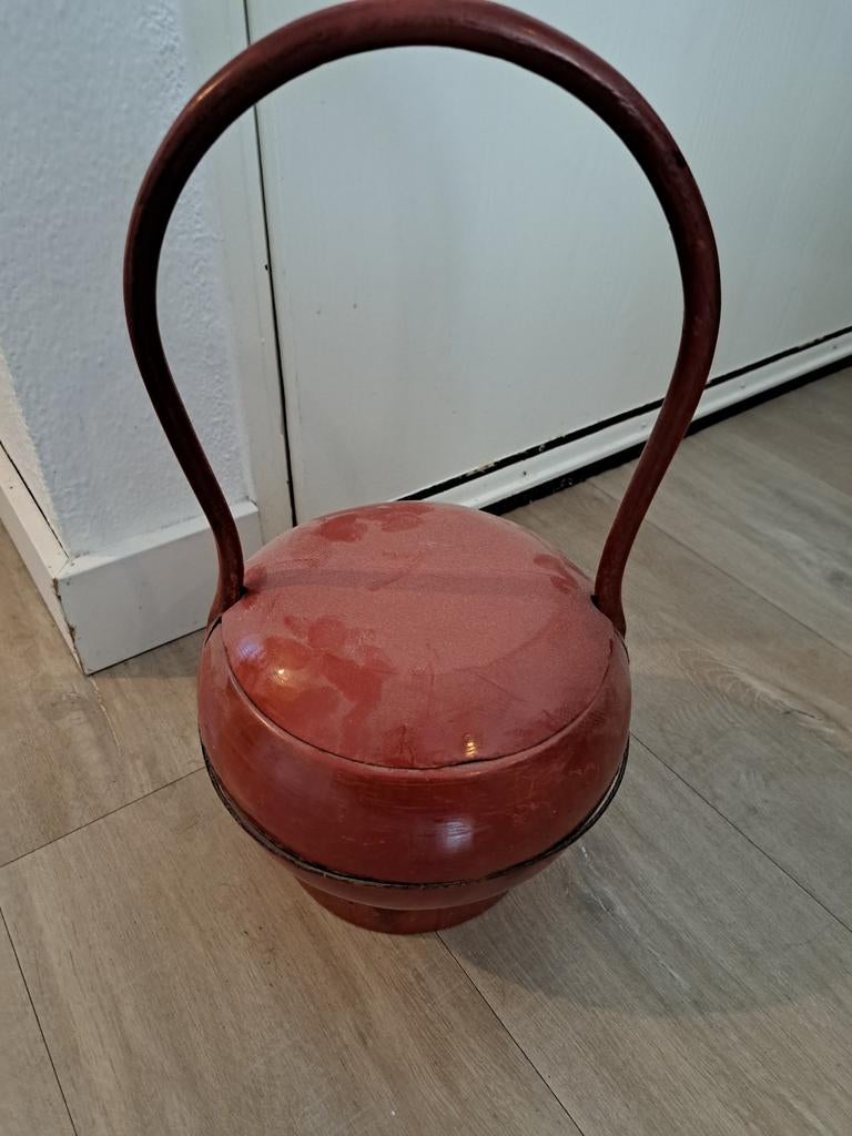 Wedding basket, Ophalen