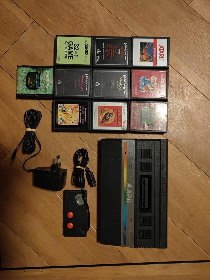 Atari 2600 met 10 games + controller (mist antennekabel), Spelcomputers en Games, Spelcomputers | Atari, Gebruikt, Atari 2600