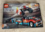 LEGO Technic Stunt Show Truck & Bike, Kinderen en Baby's, Speelgoed | Duplo en Lego, Ophalen of Verzenden, Gebruikt, Complete set