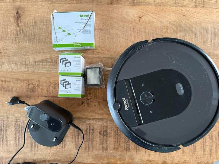 iRobot Roomba i7 inclusief accessoires, Witgoed en Apparatuur, Stofzuigers, Gebruikt, Robotstofzuiger, Reservoir, Ophalen