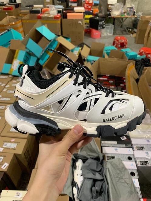 Balenciaga Track Brown & Grey | Maat 36, Kleding | Heren, Schoenen, Nieuw, Ophalen of Verzenden