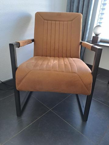 @ IJzeren frame stoel, zwart met leren bekleding, bruin @ beschikbaar voor biedingen