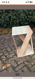 Bijzettafel diagonaal poot van resthout, Minder dan 55 cm, Zo goed als nieuw, Modern, Rechthoekig