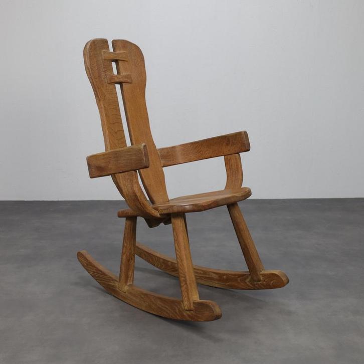 Brutalist Rocking Chair by De Puydt, 1970s, Huis en Inrichting, Fauteuils, Gebruikt, Hout, 50 tot 75 cm, 75 tot 100 cm, Ophalen