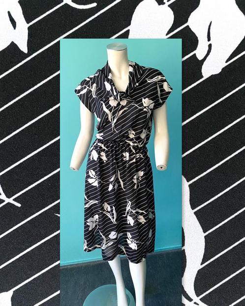 Vintage originele jaren 70 jurk zwart wit maat 40, Kleding | Dames, Jurken, Gedragen, Maat 38/40 (M), Zwart, Knielengte, Verzenden