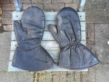 antiek leren handschoenen  beschikbaar voor biedingen