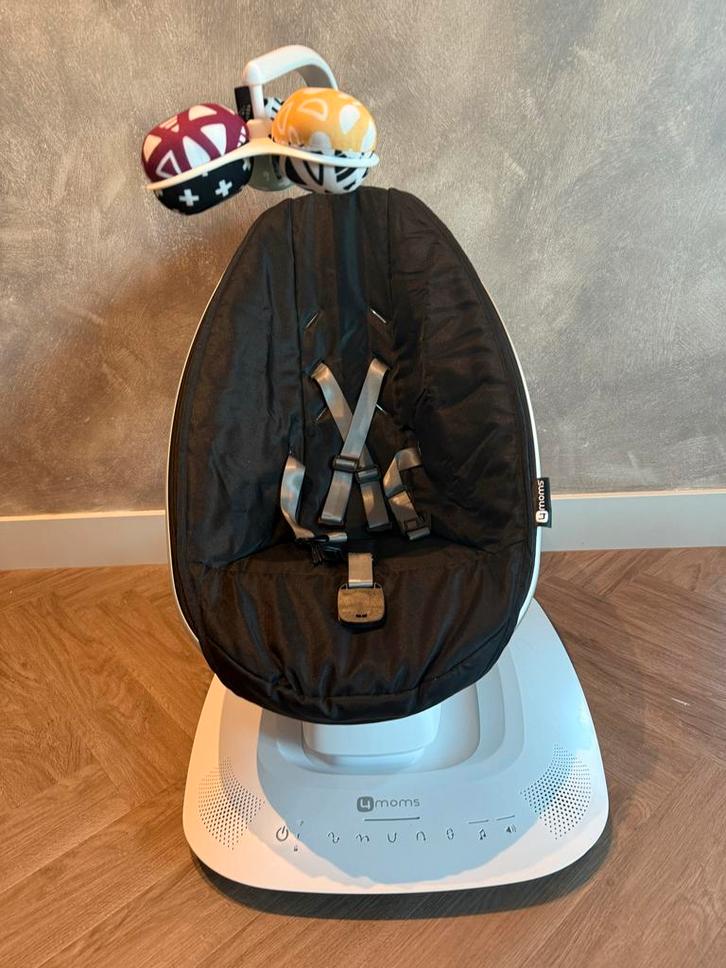 4moms MamaRoo 5 + Extra Inleg Kussen, Kinderen en Baby's, Wipstoeltjes, Zo goed als nieuw, Wipstoel, Overige merken, Met gordel(s) of riempje(s)